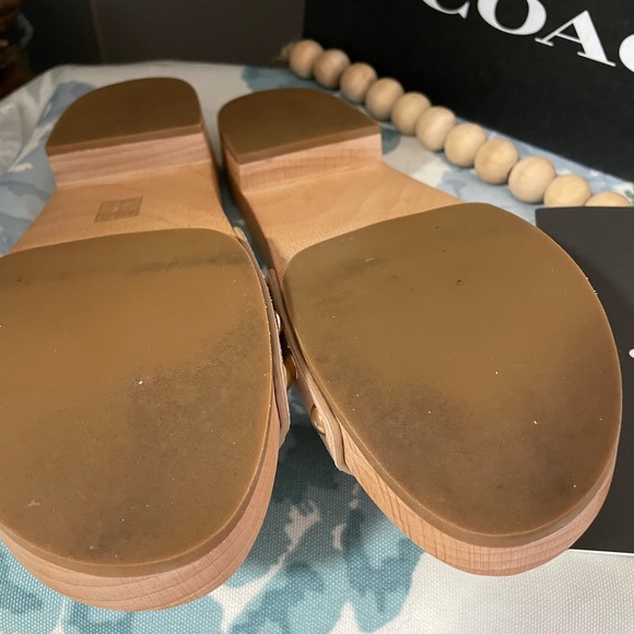 Like new cream colored Coach sandals. Size 6. - Picture 3 of 5